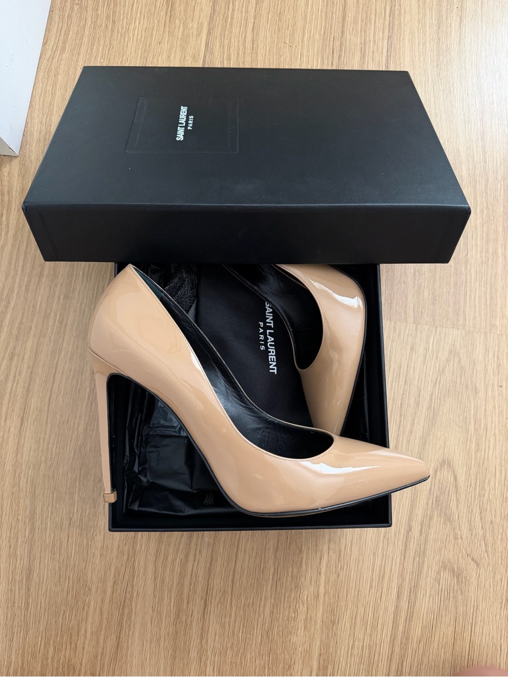 Saint Laurent Beige Patent Pointed-Toe Pumps - Picture 3 of 3